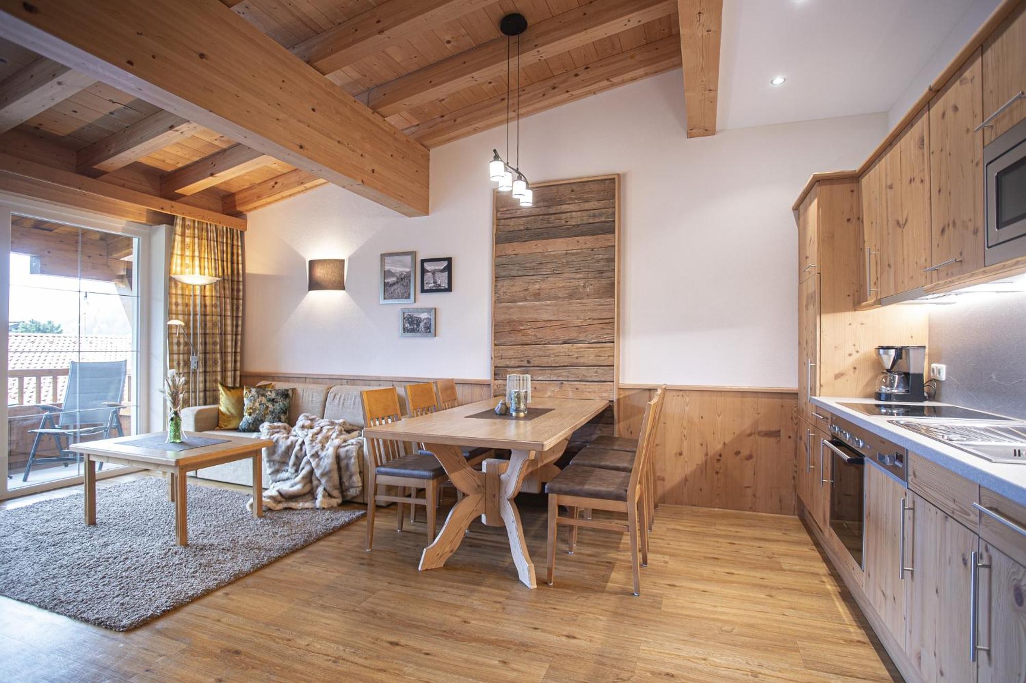 Alphaus Aparthotel 4*